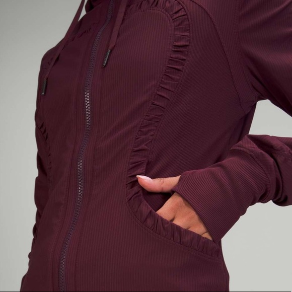 Lululemon dance studio jacket < reversible - Picture 3 of 13